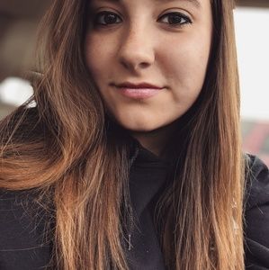 Meet your Posher, Michaela